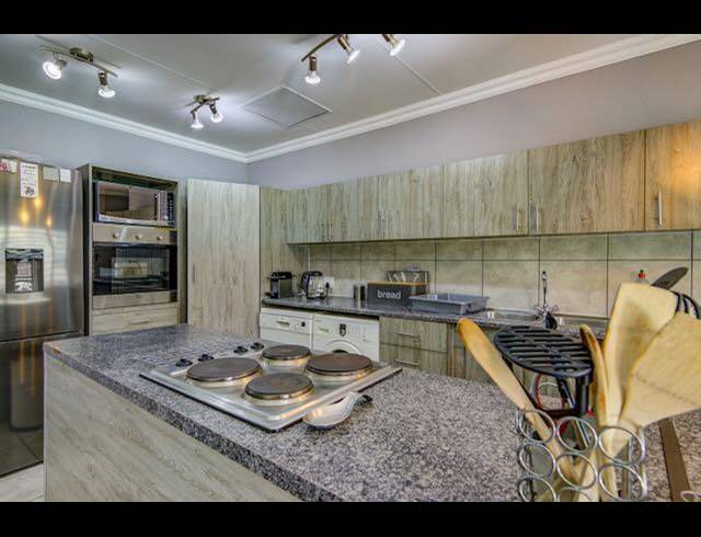 5 BEDROOM HOUSE FOR SALE IN KENSINGTON